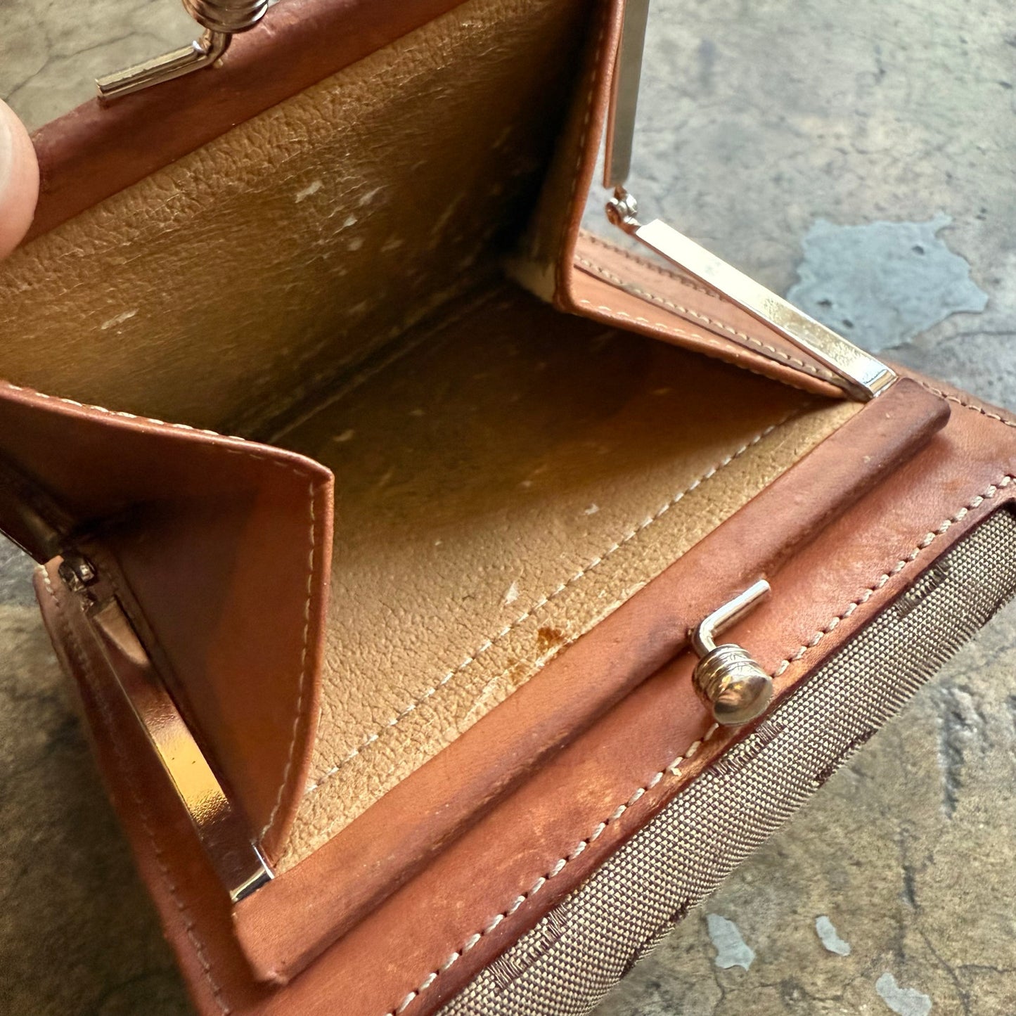 Vintage Dooney & Bourke Leather Wallet Classic Signature Monogram