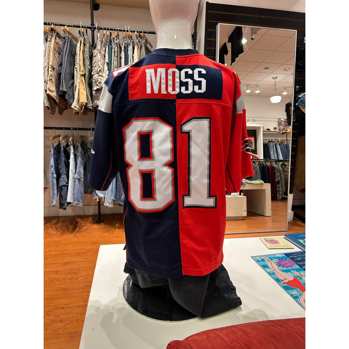Randy Moss #81 Patriots Throwback 2007 Mitchell & Ness Jersey Size Large