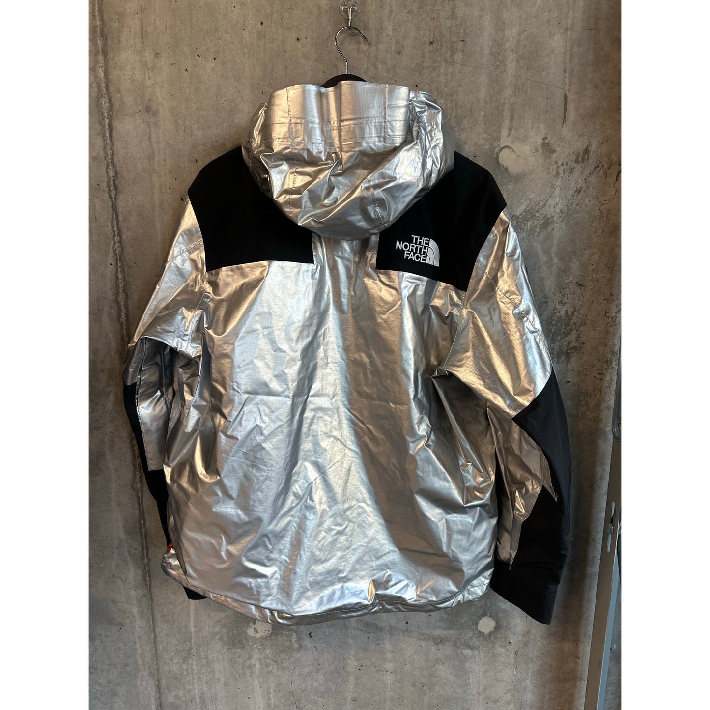 SS18 Supreme x The North Face Metallic Mountain Hooded Parka Jacket Size Medium