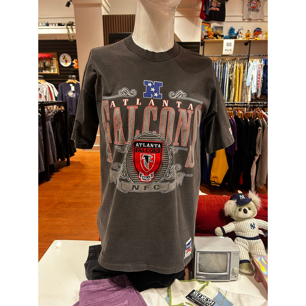 Vintage 90s Atlanta Flacons Nutmeg Mills NFL Tee Size XL